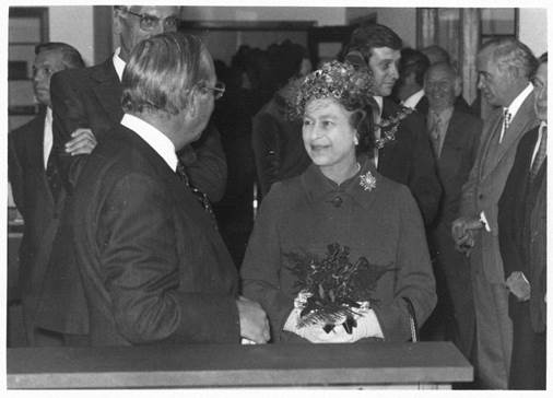 The Queen opens the hospital and medical school.