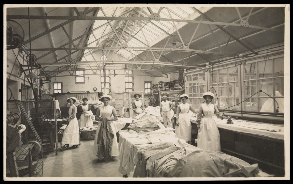 Picture of nurses in the laundry of a hospital from 191?